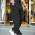 بنطلون جوجر بوجي كريب مخطط للرجال بقصة مريحة