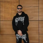 Erkek Premium Taş Baskılı Eşofman Takım Revenge Model () Kapüşonlu Üst + Taşlı Baskılı Alt Modern Streetwear Tarzı Oversize Rahat Kalıp 3 iplik Pamuklu