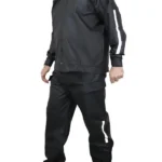 طقم معطف المطر (بنطلون ومعطف من نوع البستاني بأشرطة)